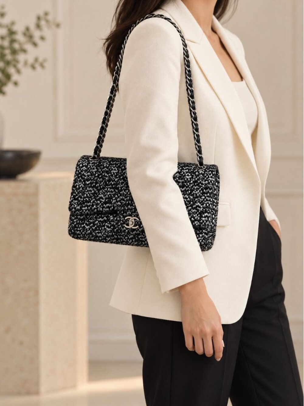 Gorgeous CHANEL Jumbo Classic Double Flap Black Silver Sequin Tweed